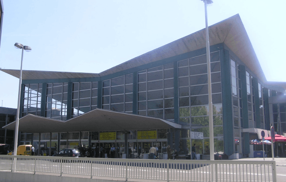 JEZIVA <span style='color:red;'><b>SCENA na Aerodromu</b></span> Nikola Tesla: Pronađeno TELO RADNIKA u hangaru 